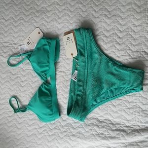 BNWT Billabong Bikini Set